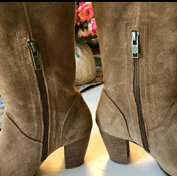 UGG boots - Picture 4 of 9